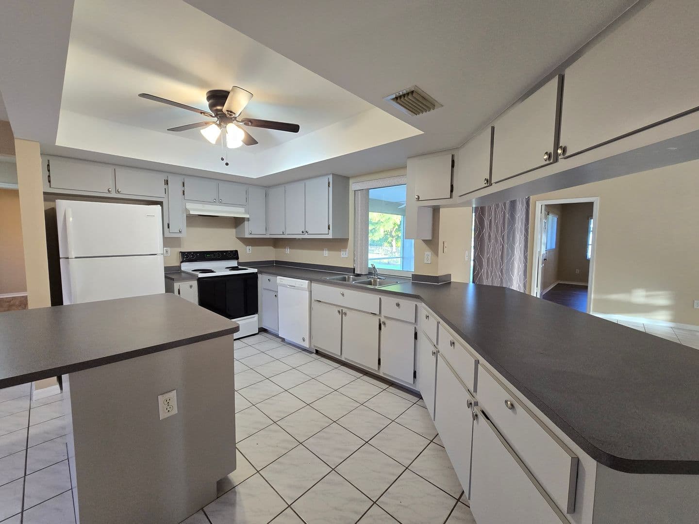 Cape Coral House: 2924 SW 2nd Ave
