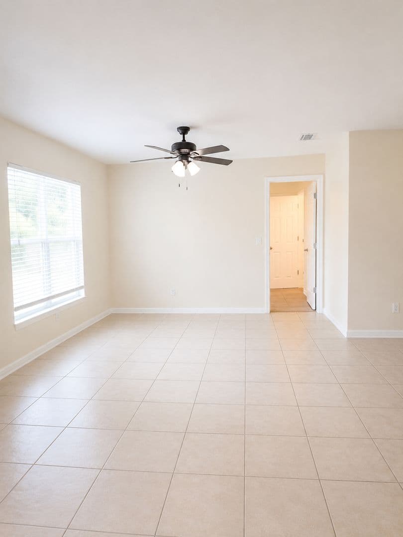 Cape Coral House: 1108 NE 36th Ln