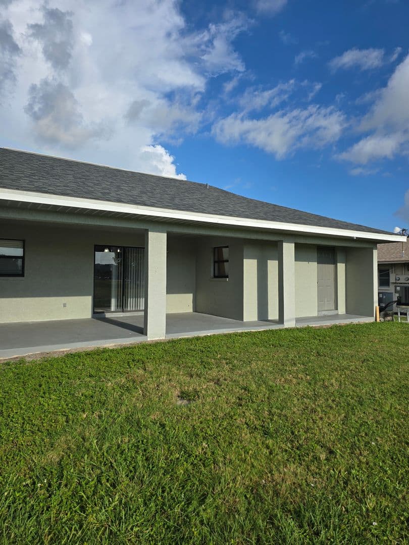 Cape Coral House: 4815 Triton Ct E #1
