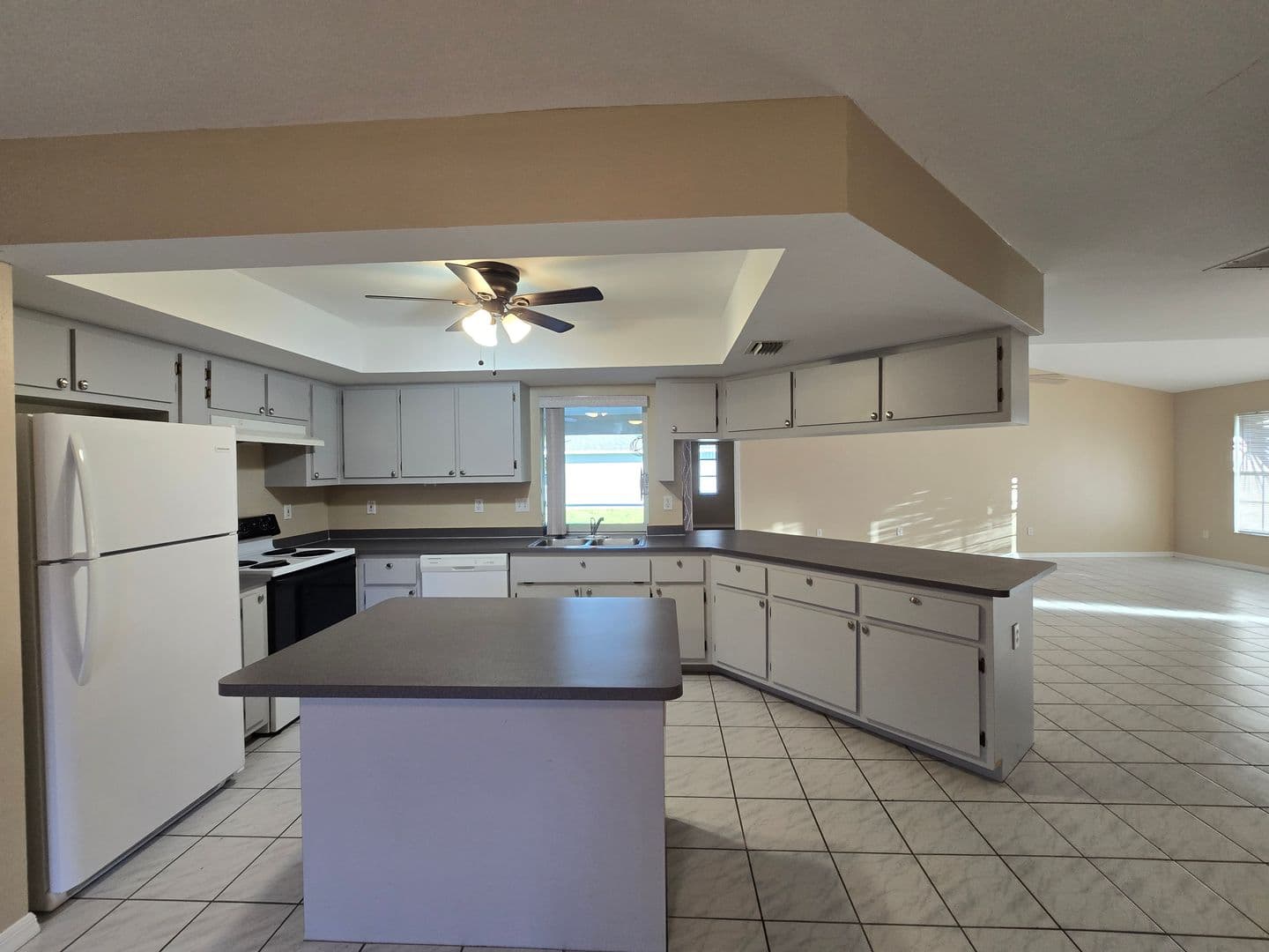 Cape Coral House: 2924 SW 2nd Ave