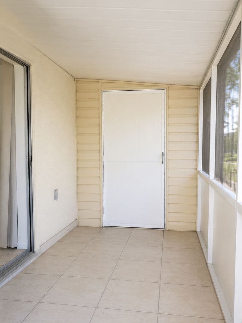 Cape Coral House: 1623 SW Santa Barbara Pl