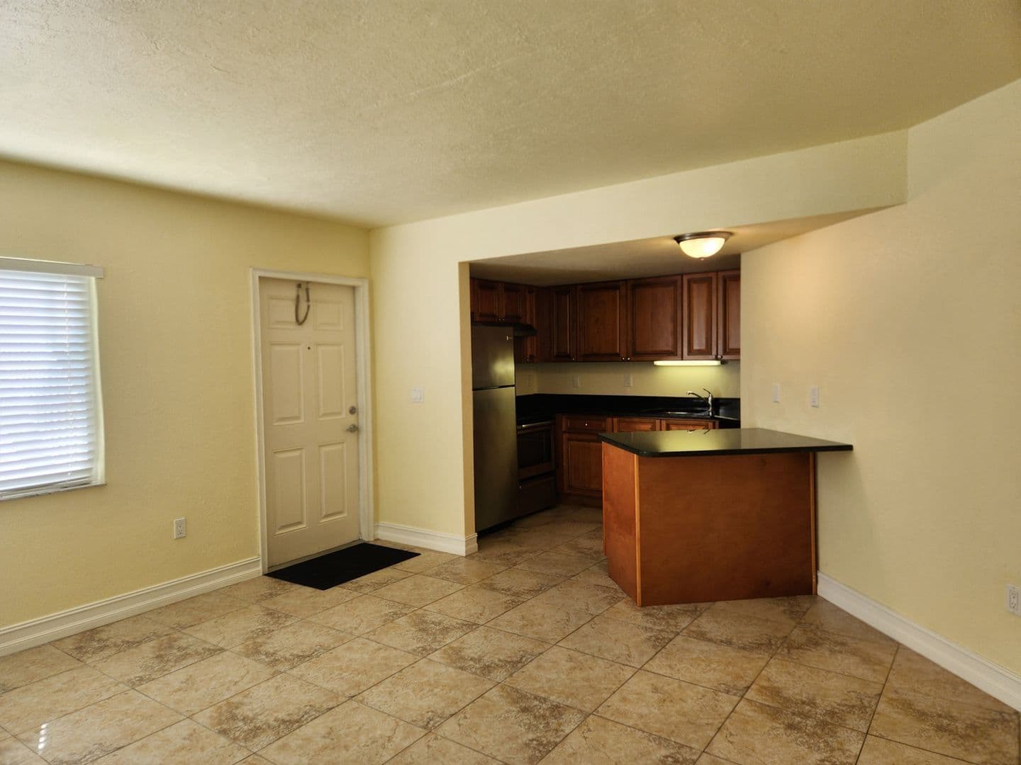 Ft. Myers House: 3175 Royalston Ave #105