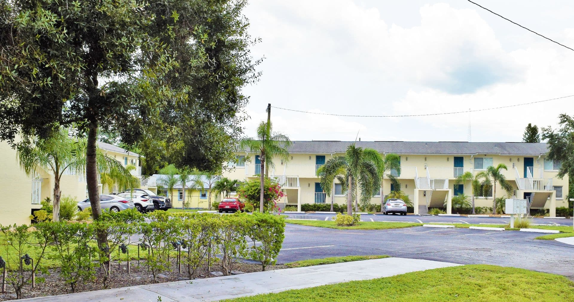 Ft. Myers House: 3155 Royalston Ave #201