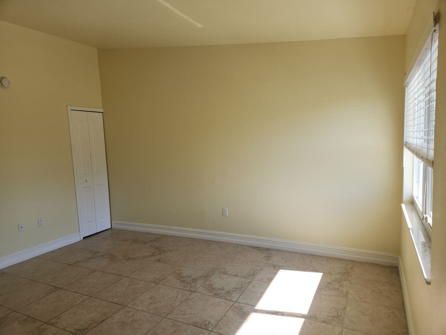 Ft. Myers House: 3175 Royalston Ave #105