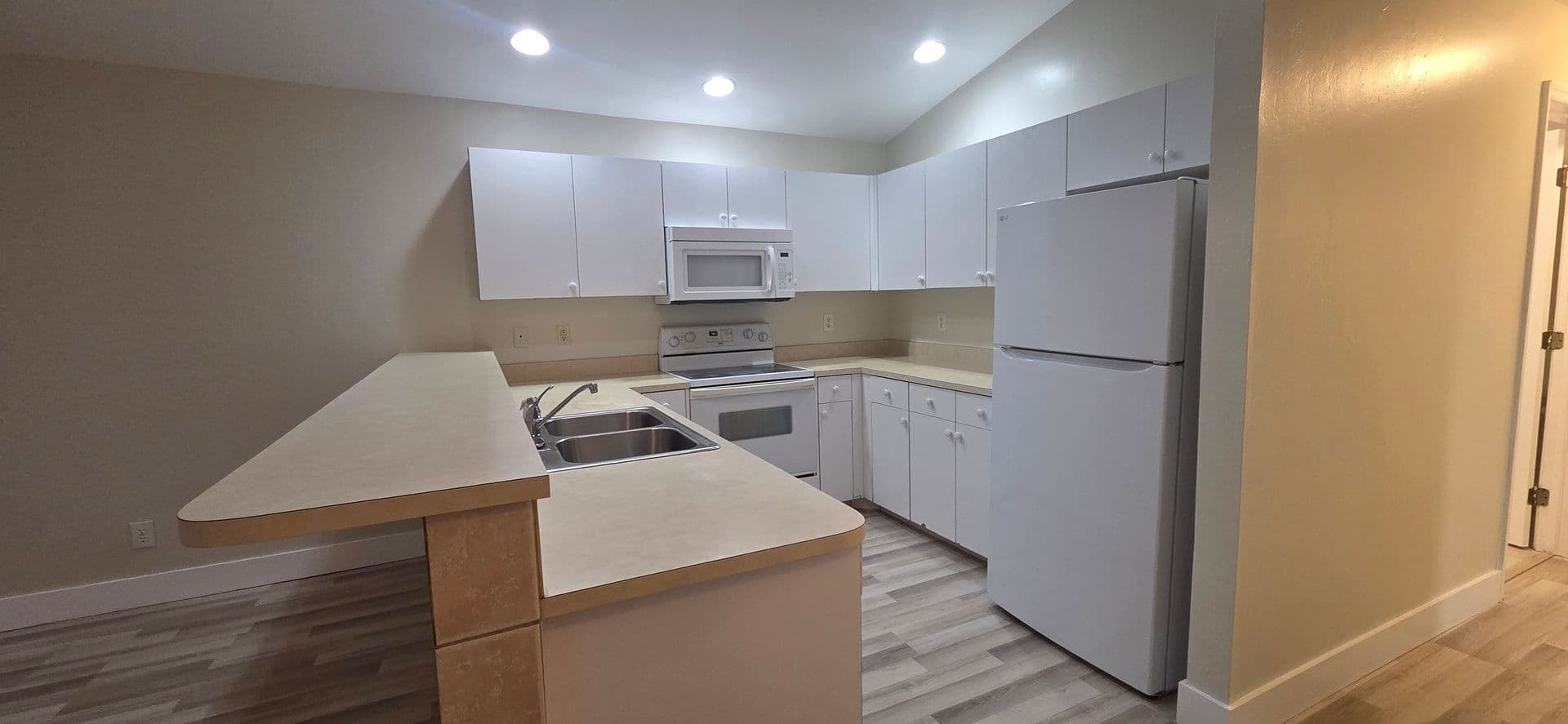 Cape Coral House: 1013 SE 12th Ter