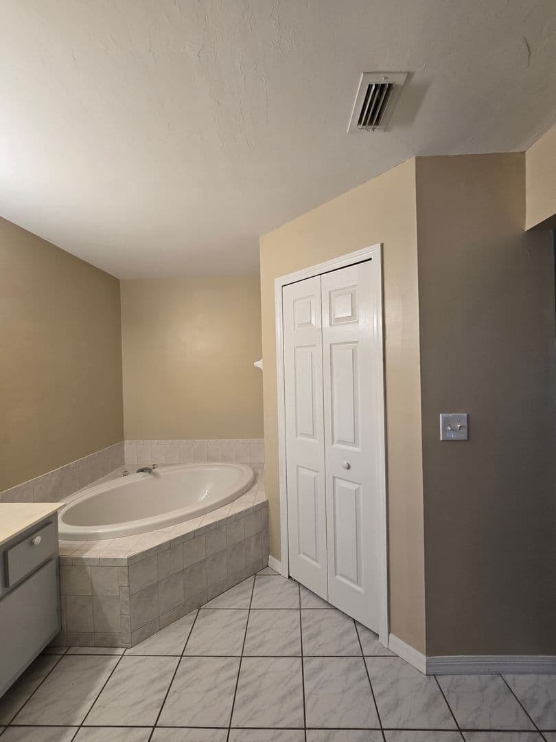 Cape Coral House: 2924 SW 2nd Ave