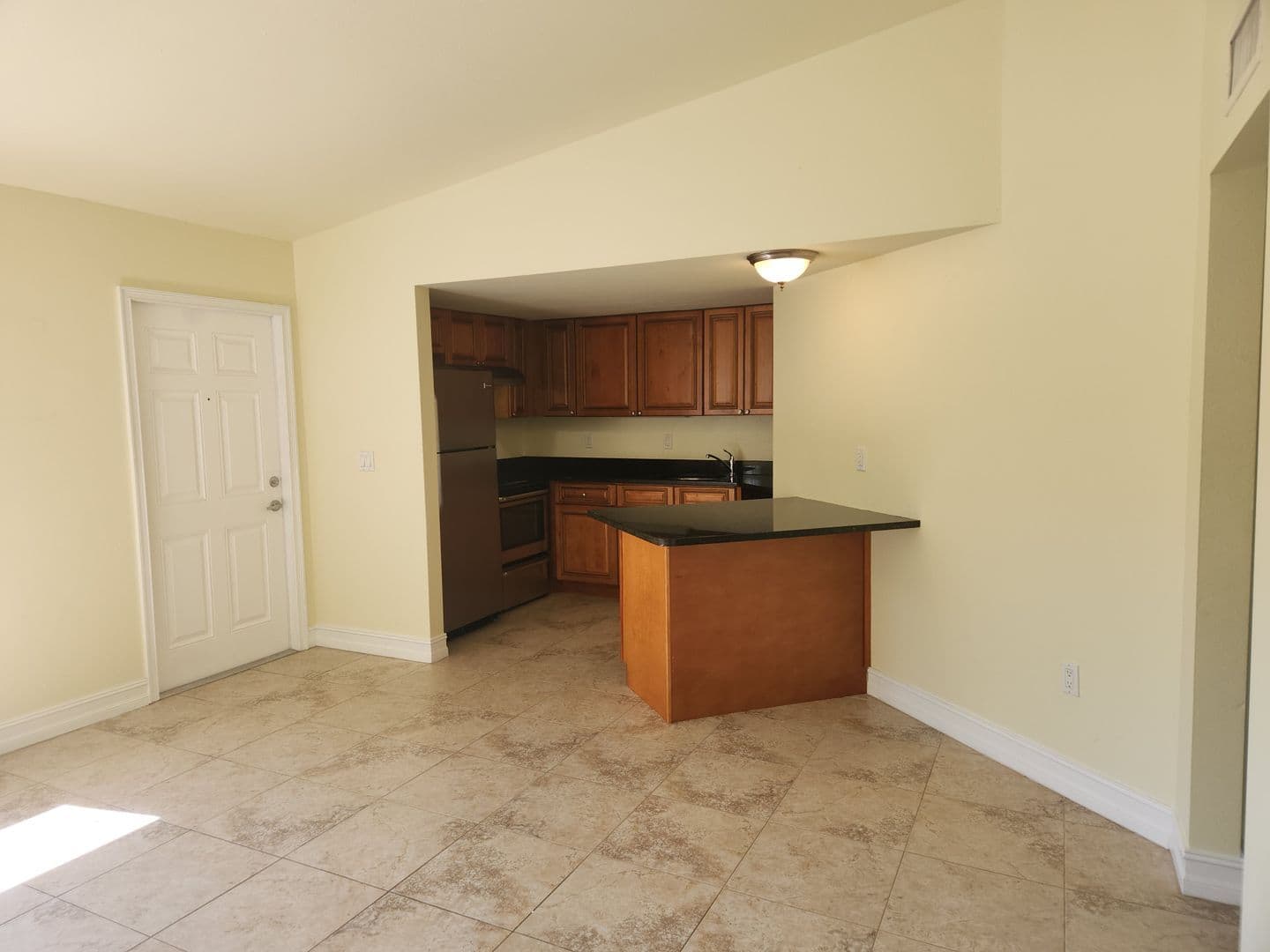 Ft. Myers House: 3175 Royalston Ave #201