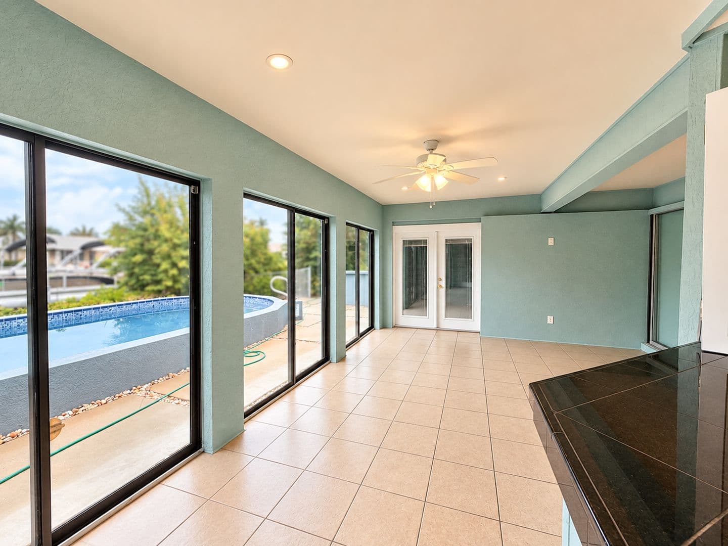 Cape Coral House: 1937 SE 37th St