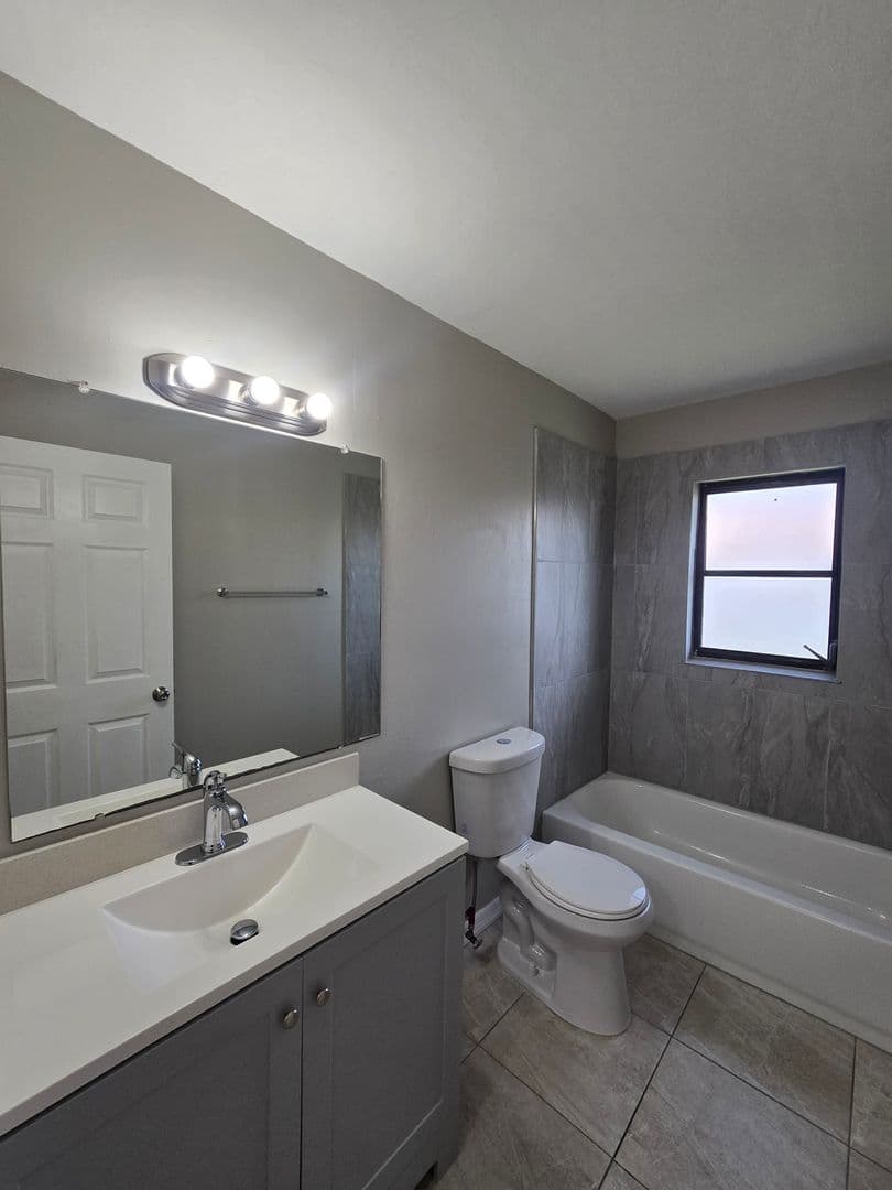 Cape Coral House: 4815 Triton Ct E #1