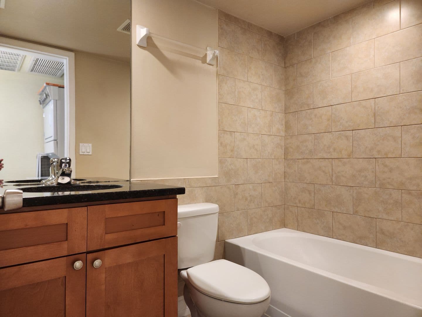 Ft. Myers House: 3155 Royalston Ave #201