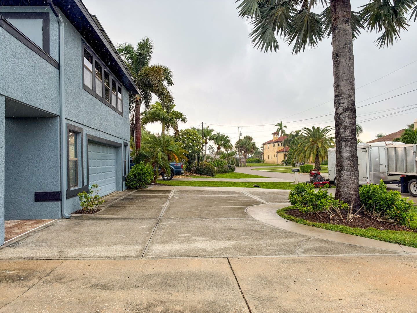 Cape Coral House: 1937 SE 37th St