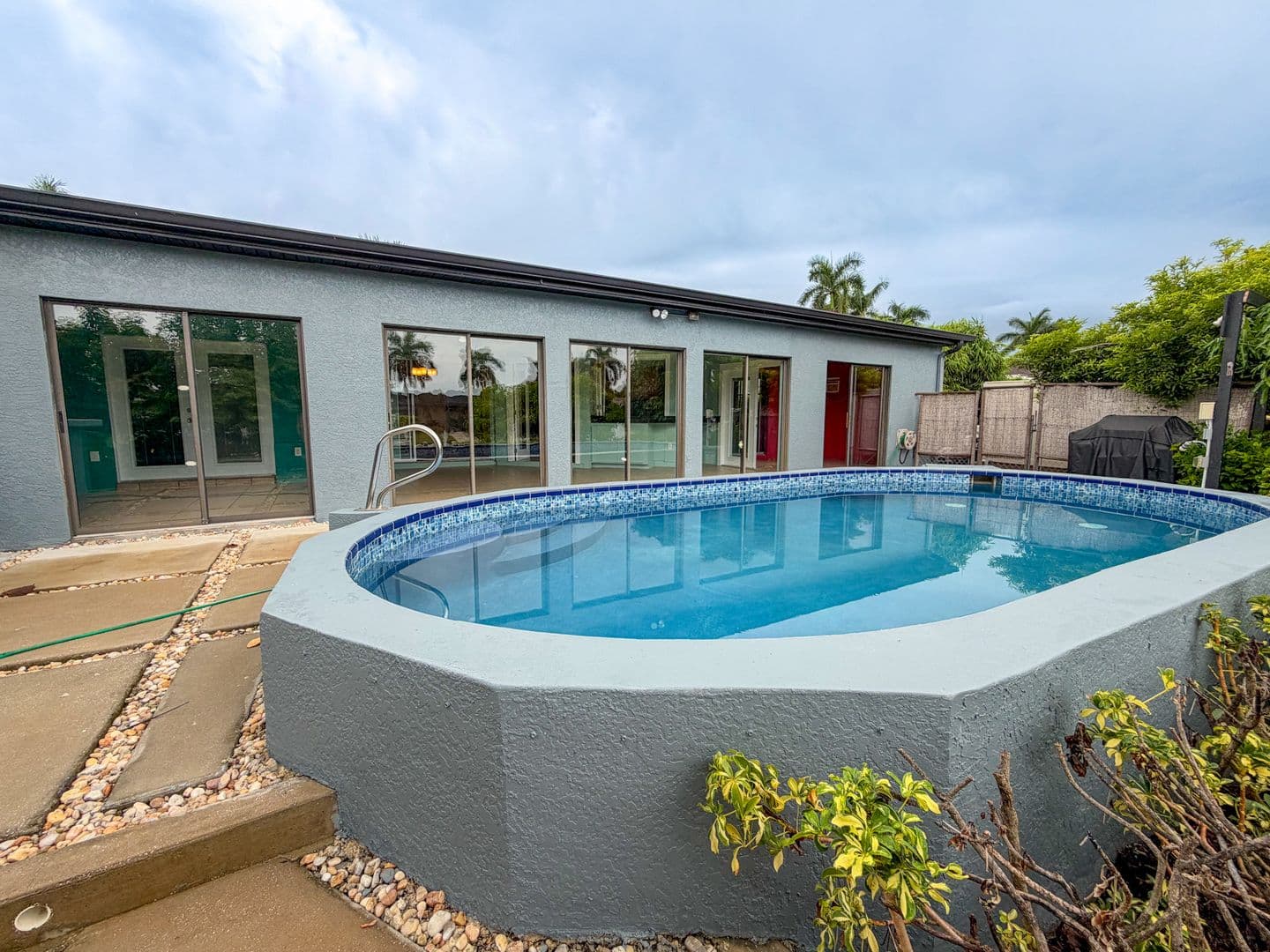 Cape Coral House: 1937 SE 37th St