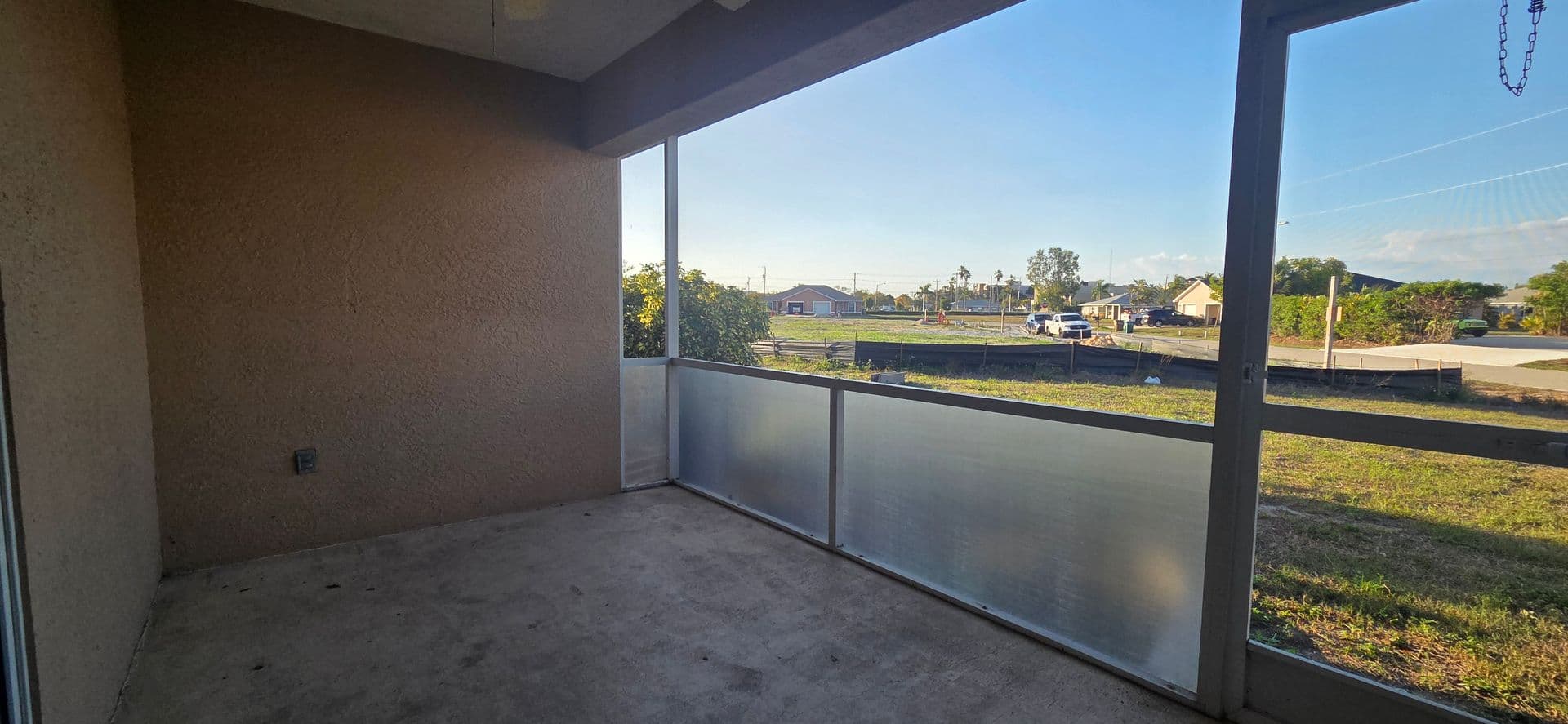 Cape Coral House: 1013 SE 12th Ter