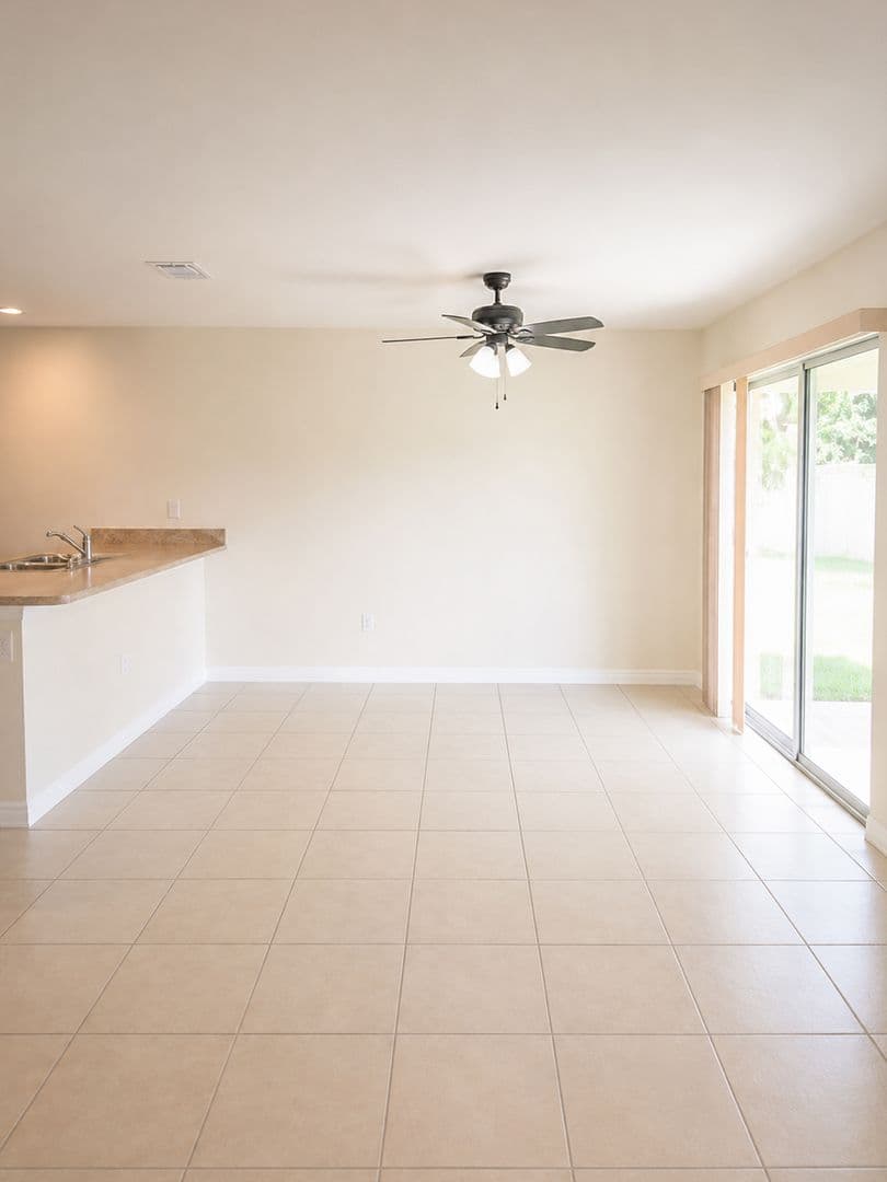 Cape Coral House: 1108 NE 36th Ln