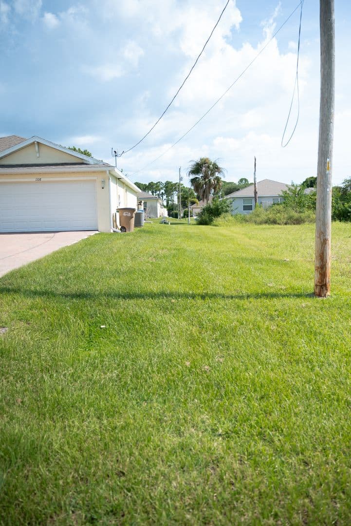 Cape Coral House: 1108 NE 36th Ln