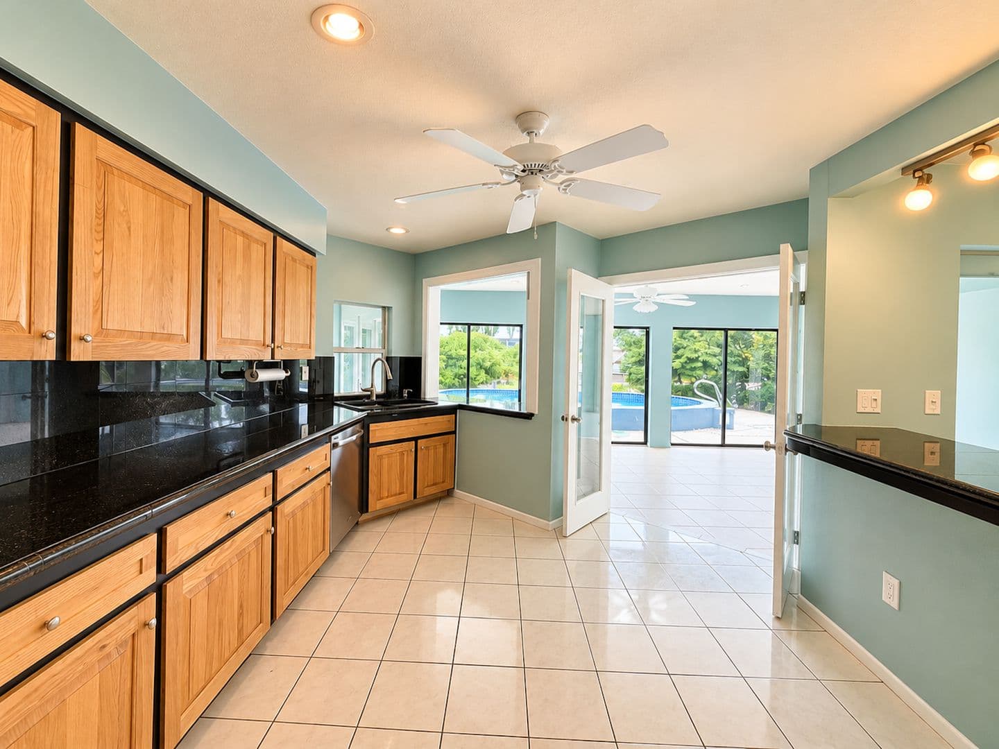 Cape Coral House: 1937 SE 37th St