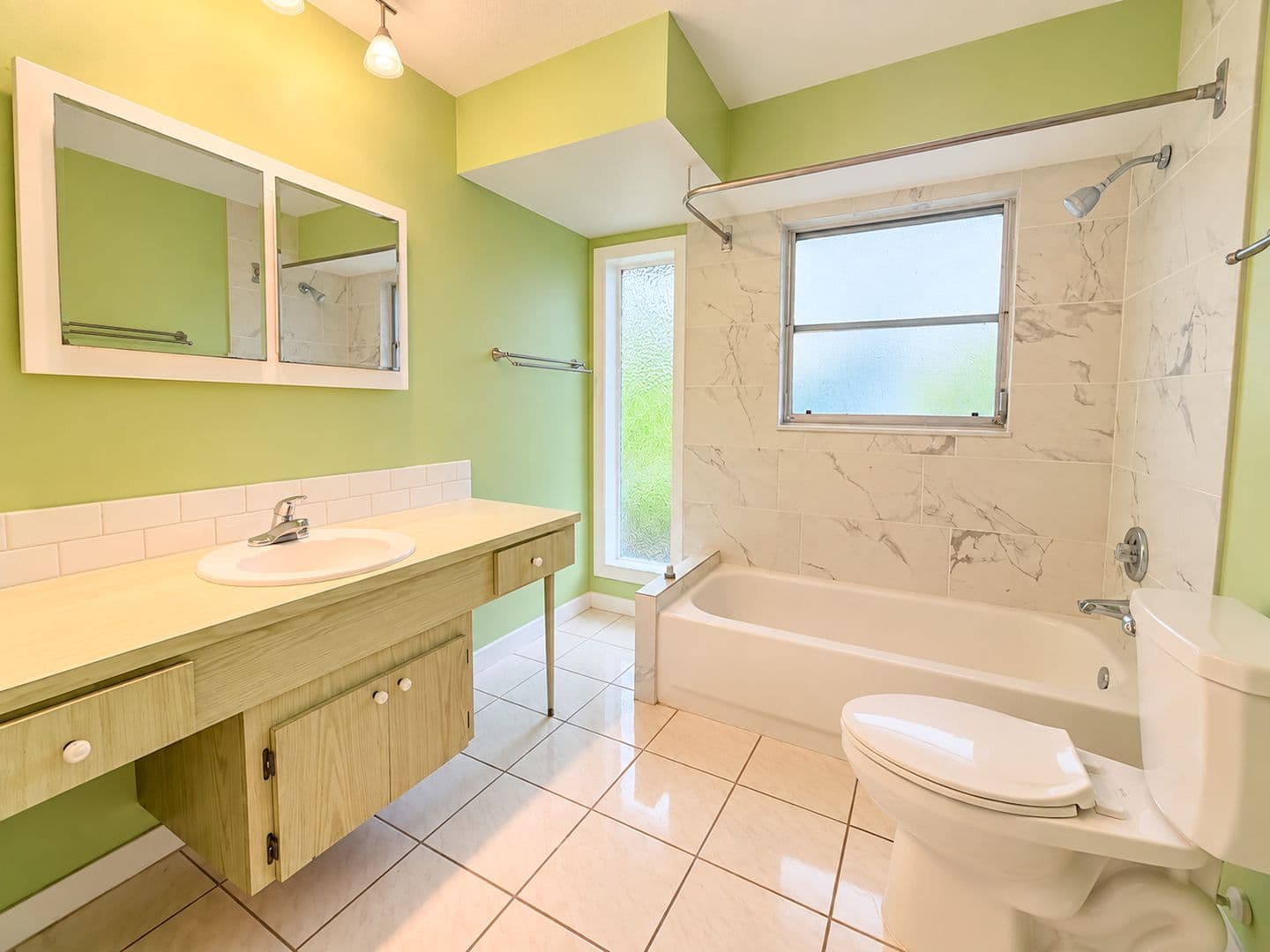 Cape Coral House: 1937 SE 37th St