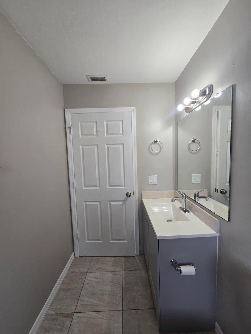 Cape Coral House: 4815 Triton Ct E #1