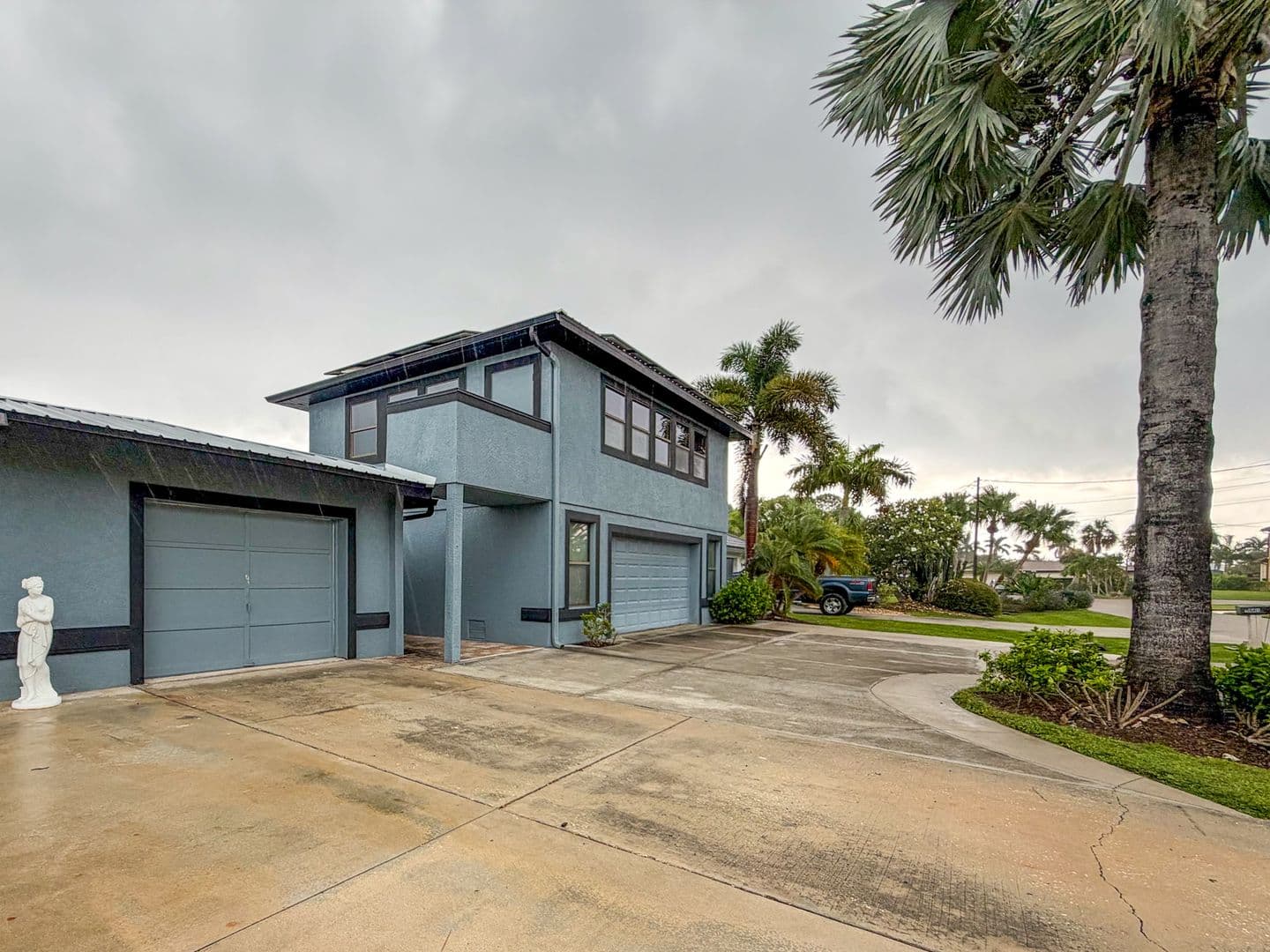 Cape Coral House: 1937 SE 37th St