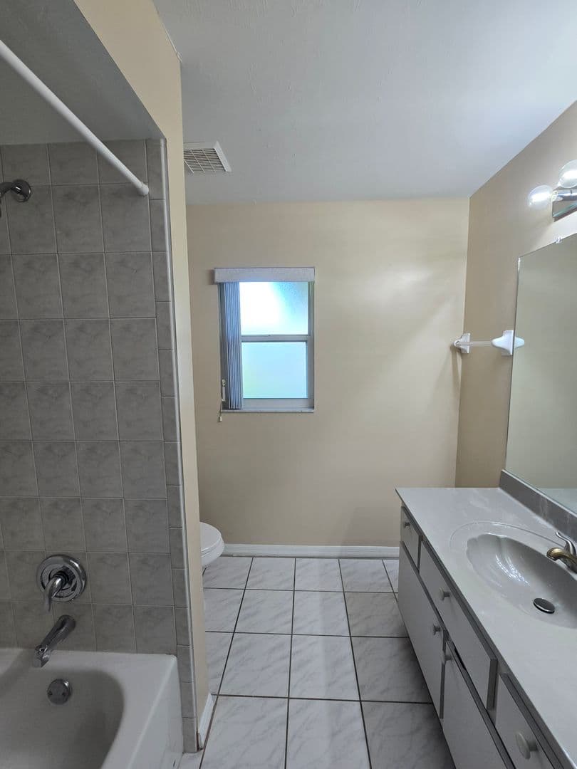 Cape Coral House: 2924 SW 2nd Ave