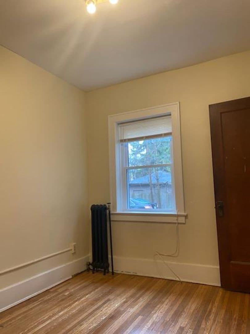 Rochester Apartment: 960 Dewey Avenue