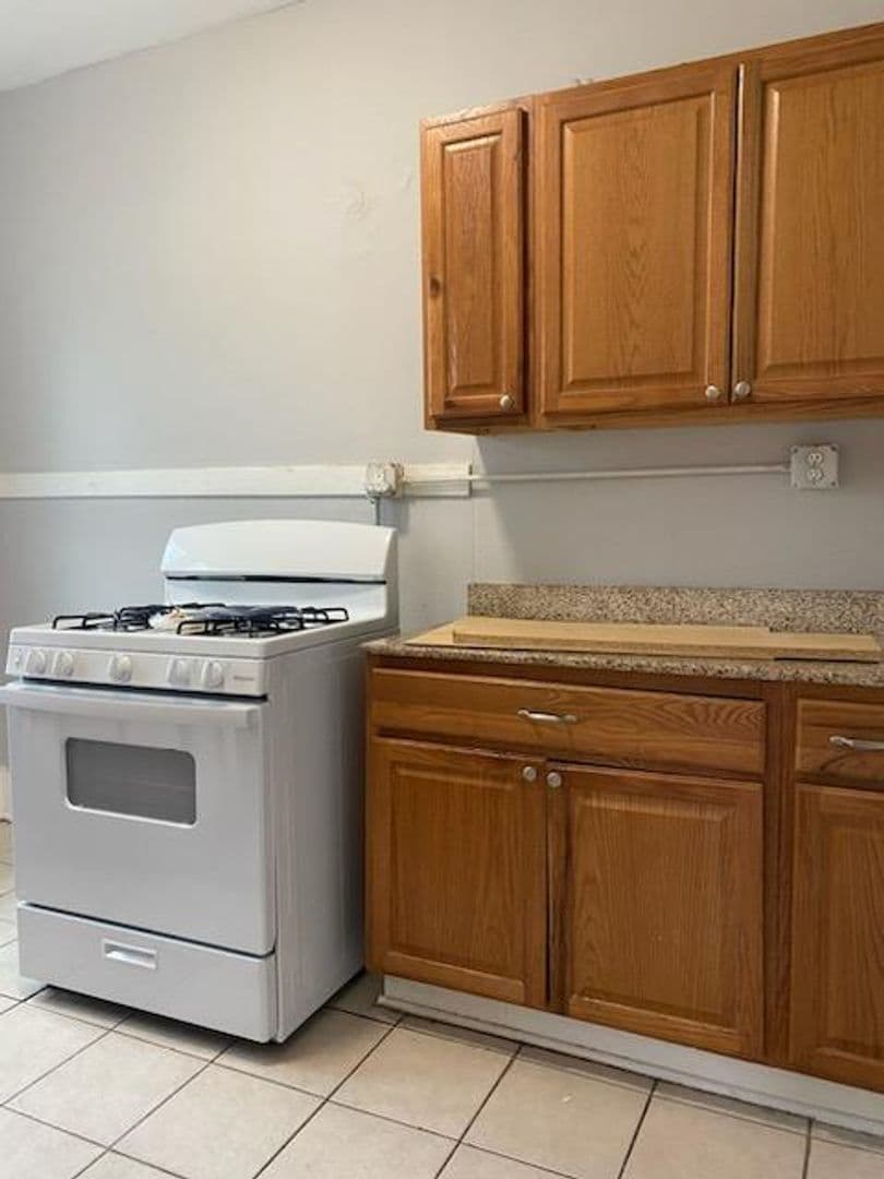 Rochester Apartment: 960 Dewey Avenue