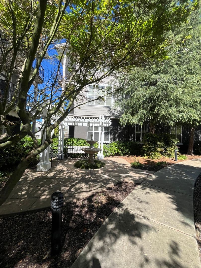 Santa Rosa Apartment: 3587 Round Barn Blvd