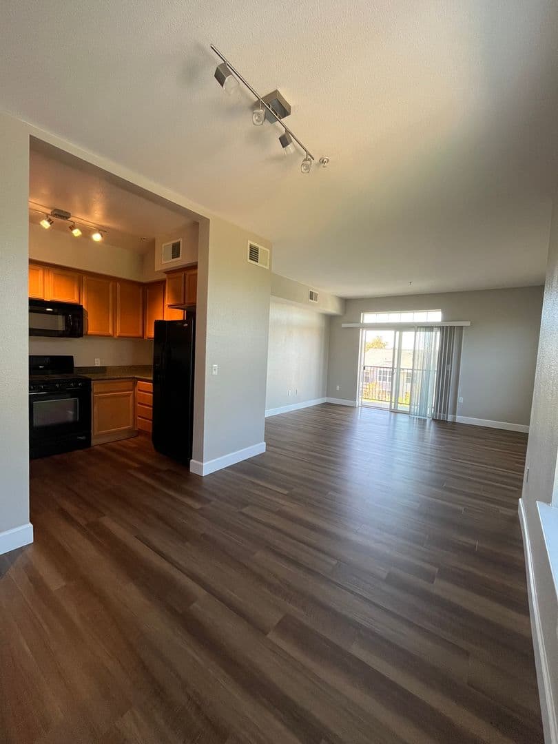 Santa Rosa Apartment: 3587 Round Barn Blvd