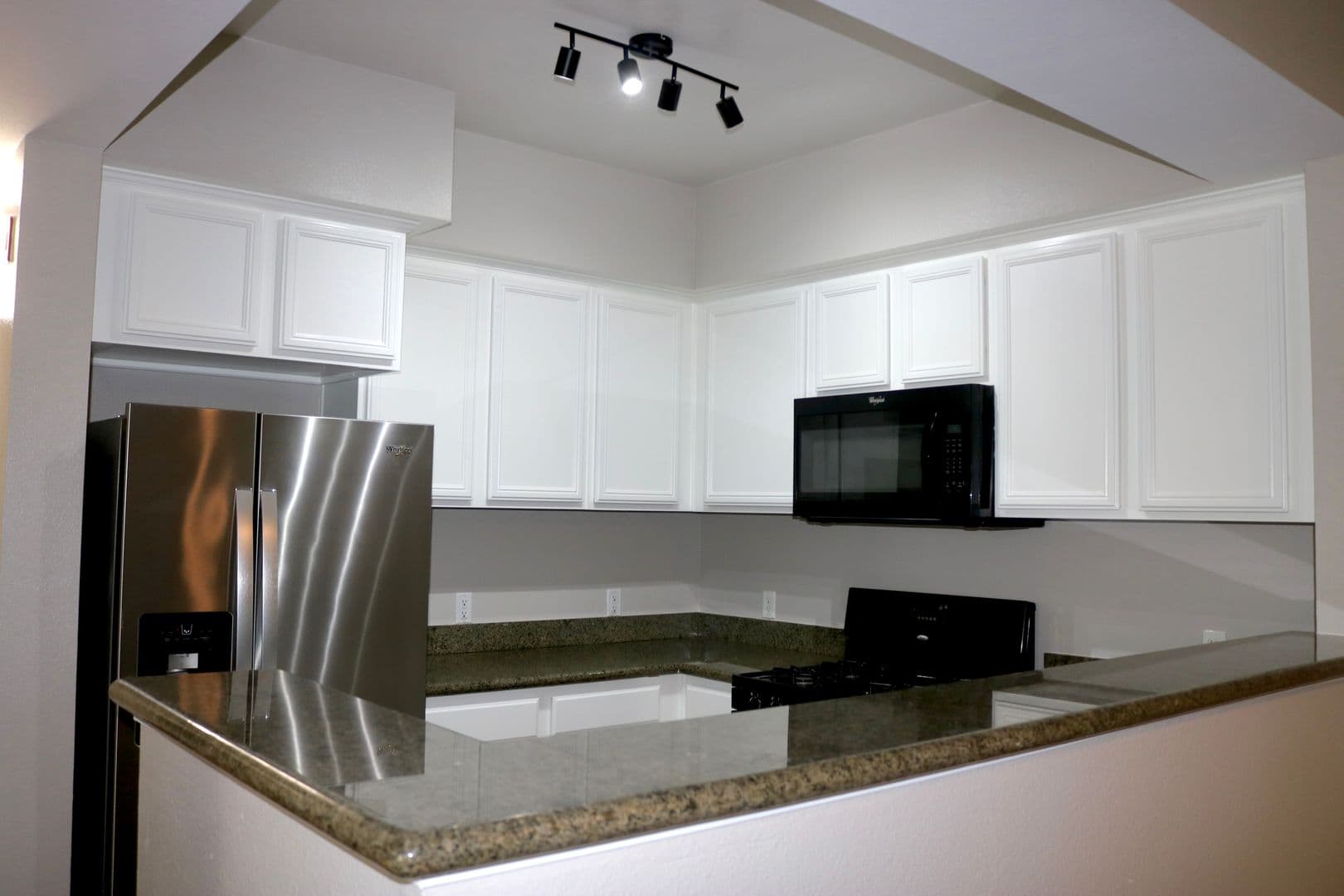 Santa Rosa Apartment: 3587 Round Barn Blvd