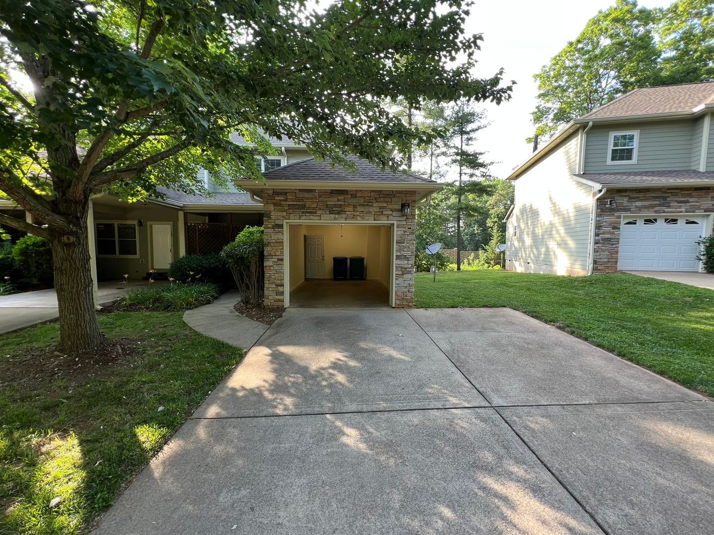 Arden Townhome: 14 Pepperbrush Trail