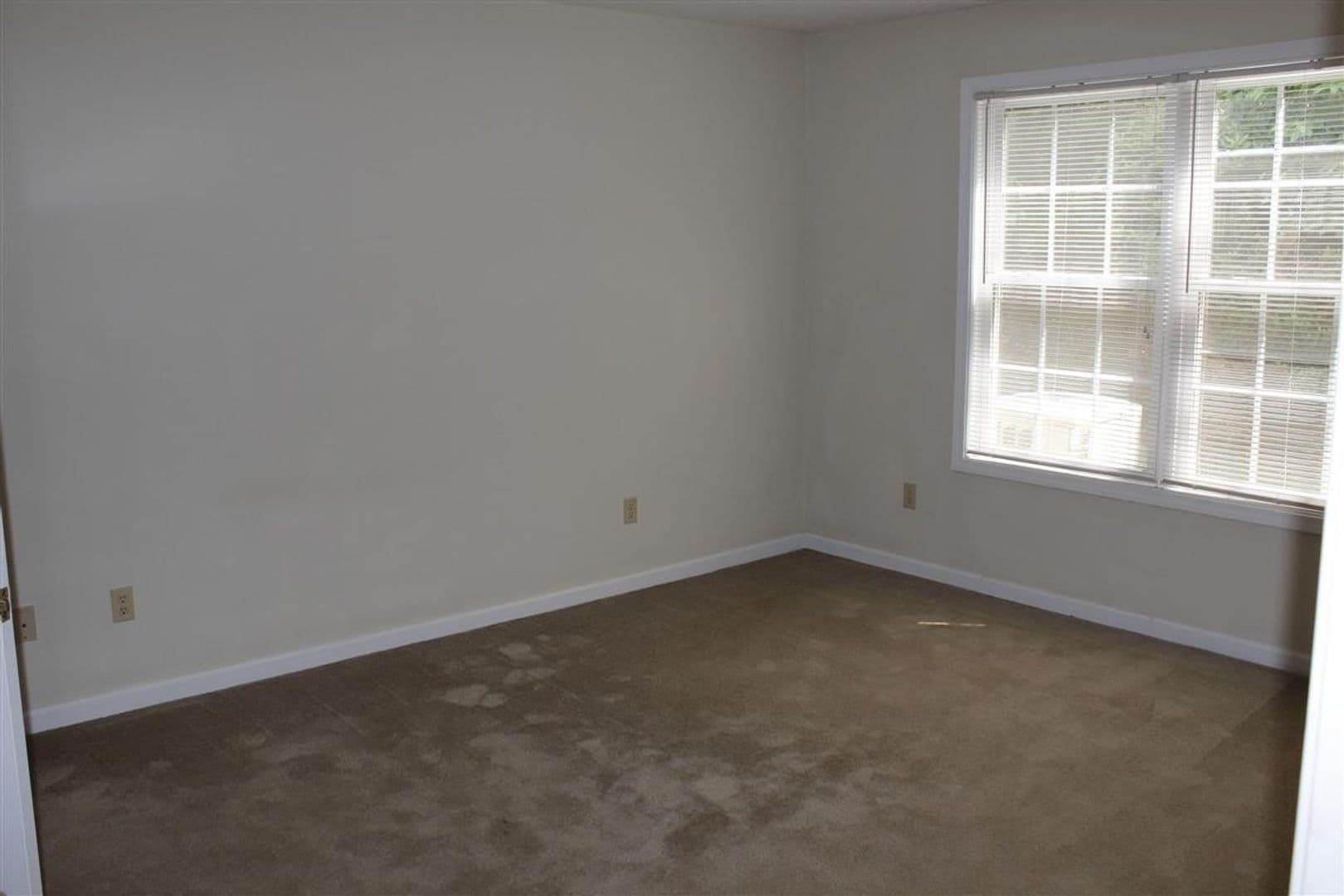 Hendersonville Apartment: 61 Charleston Court