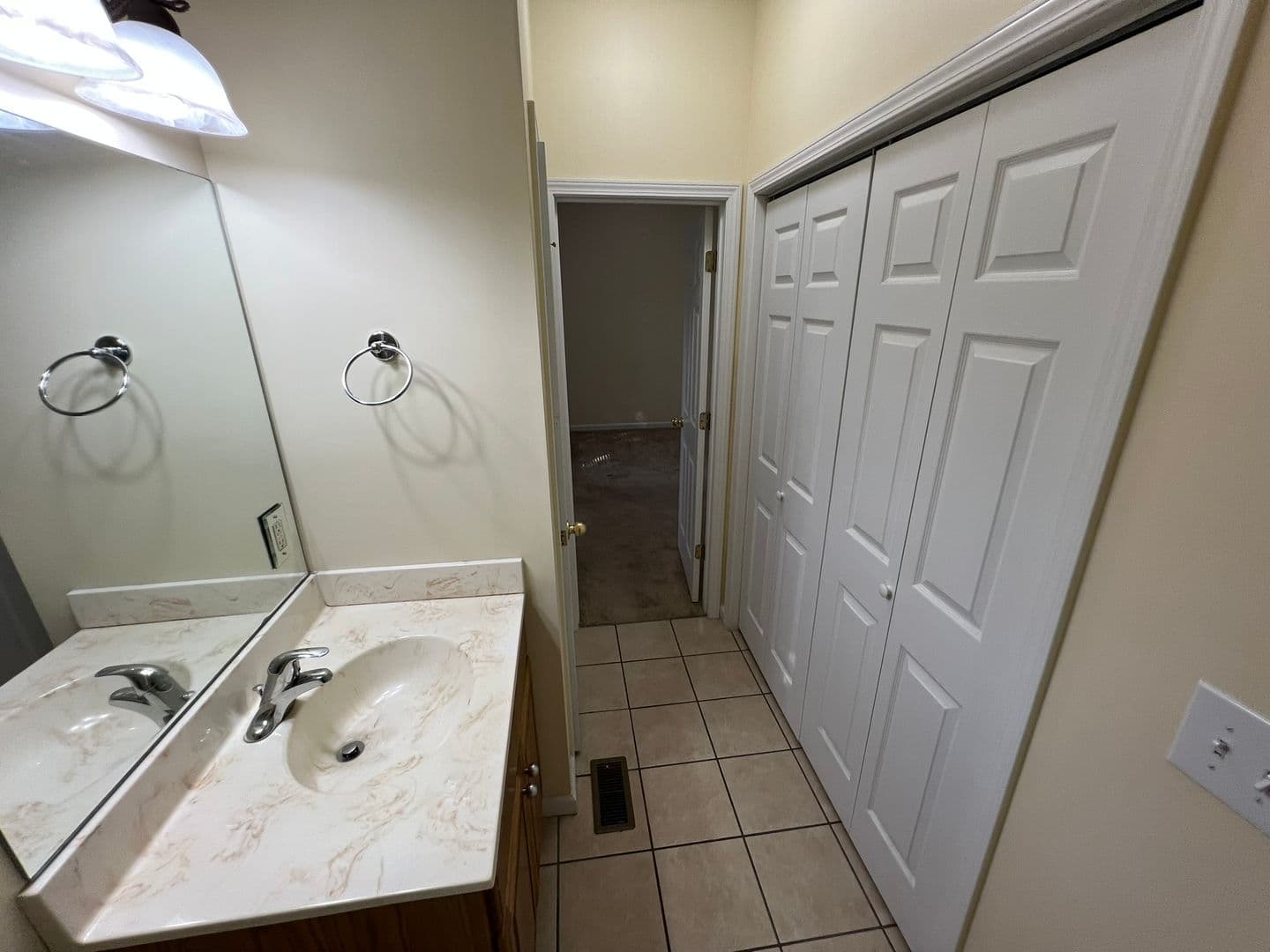Arden Townhome: 14 Pepperbrush Trail