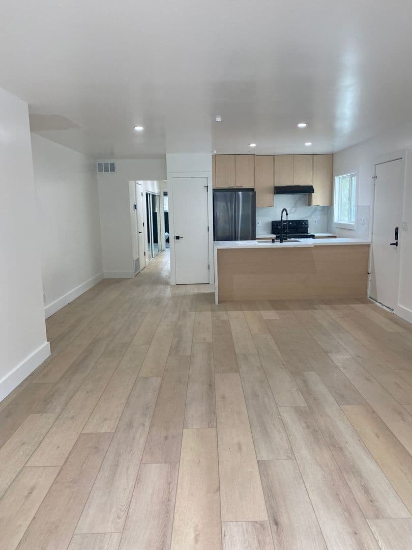 Mill Valley Apartment: 19 Knoll Lane