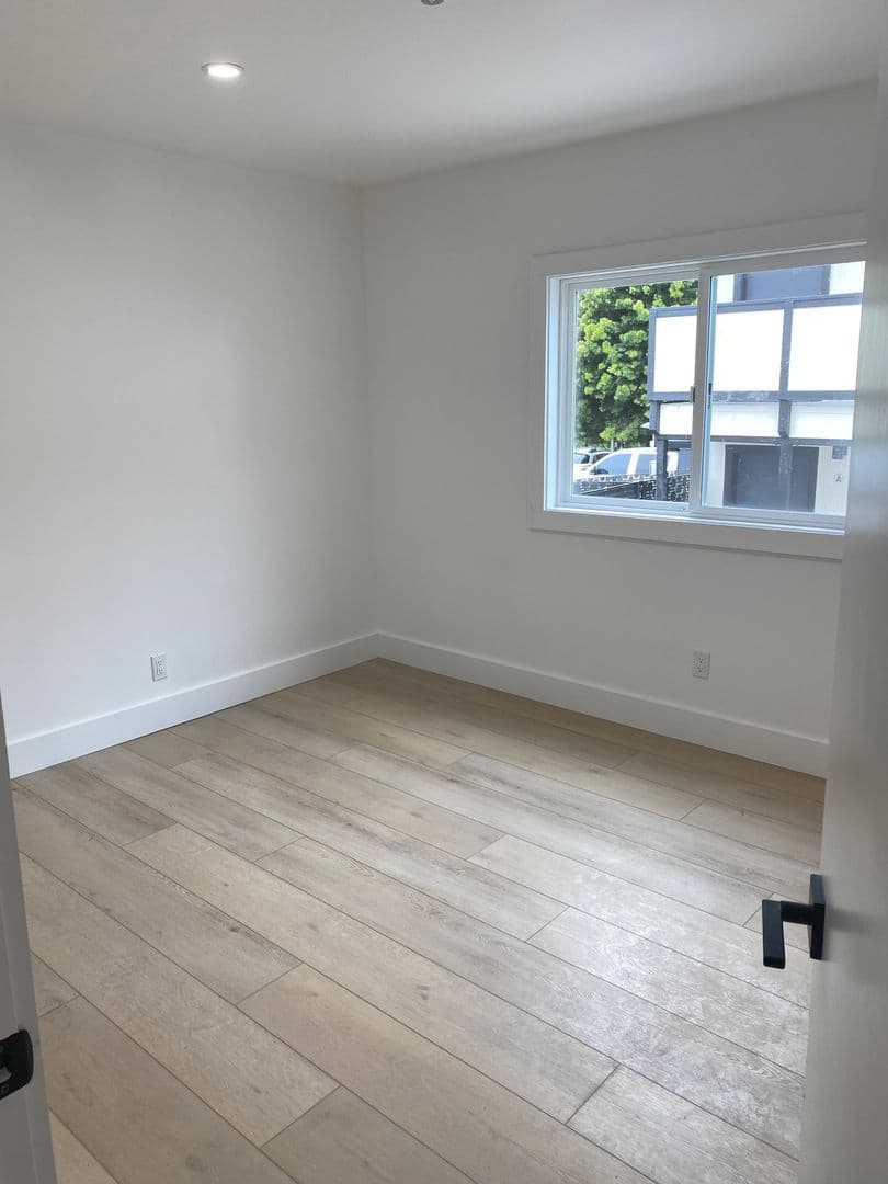 Mill Valley Apartment: 19 Knoll Lane