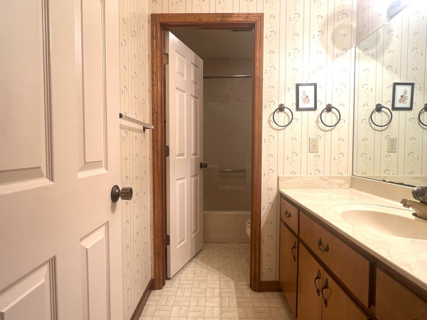Kathleen House: 178 Woodard Rd