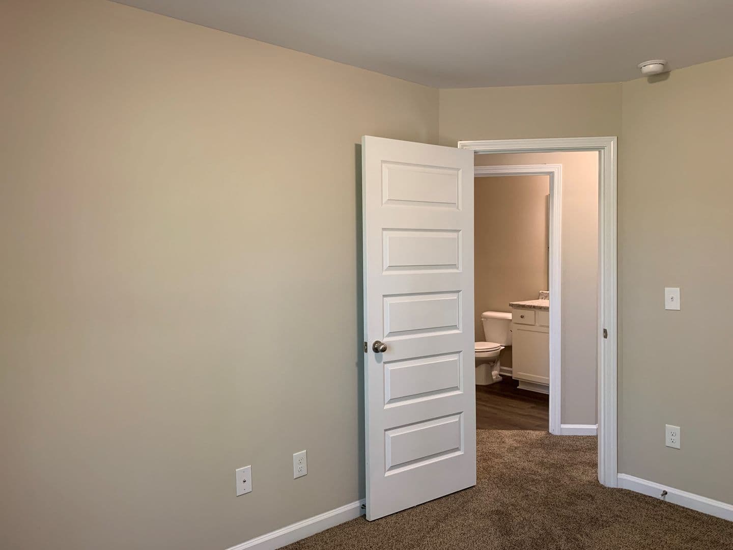 Macon House: 305 Pond View Rd