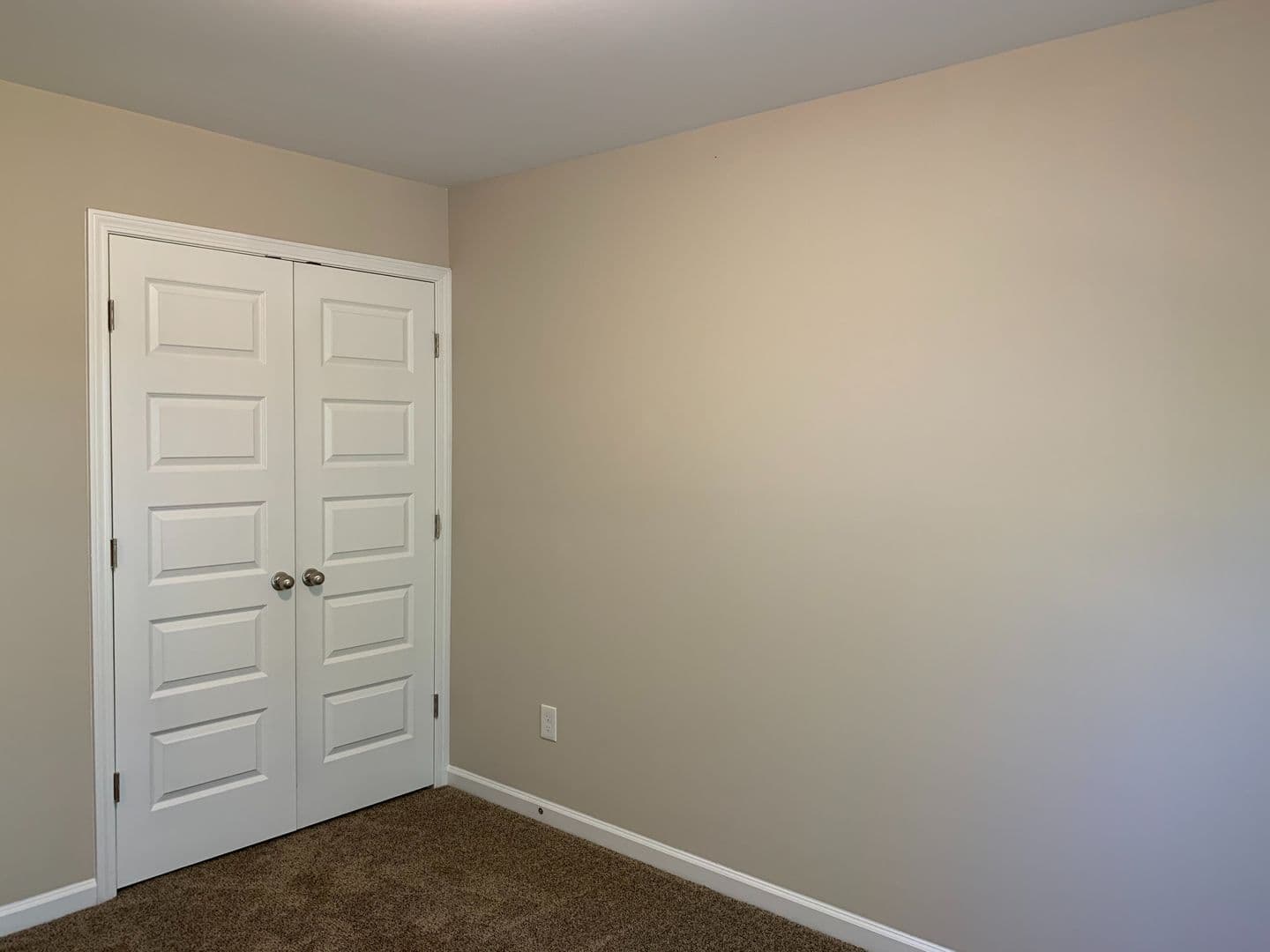 Macon House: 305 Pond View Rd