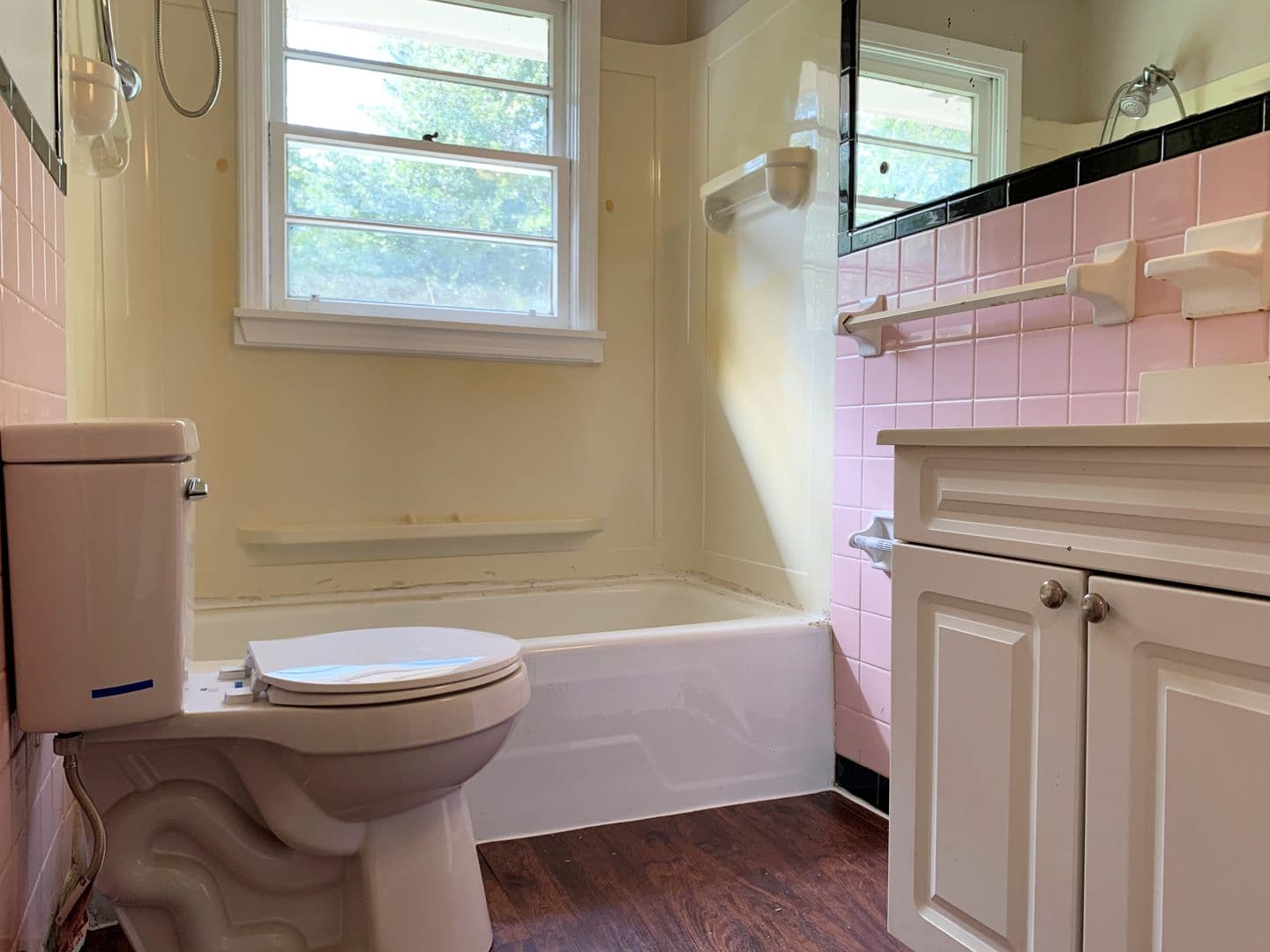 Macon House: 3240 Commodore Dr.