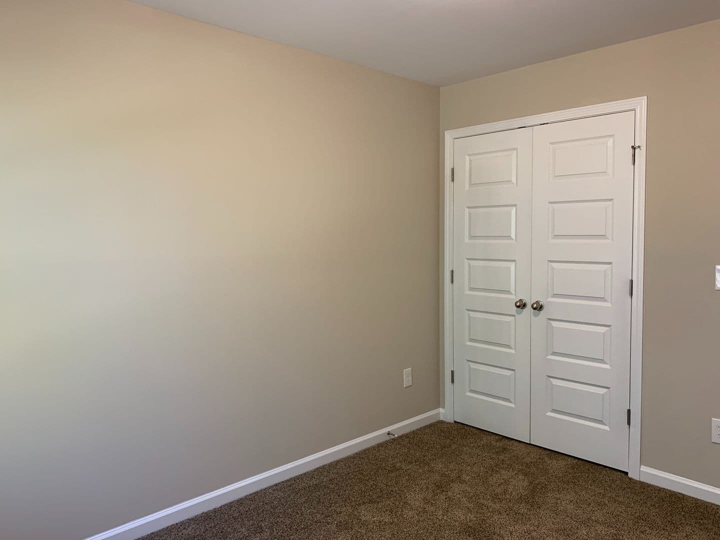 Macon House: 305 Pond View Rd