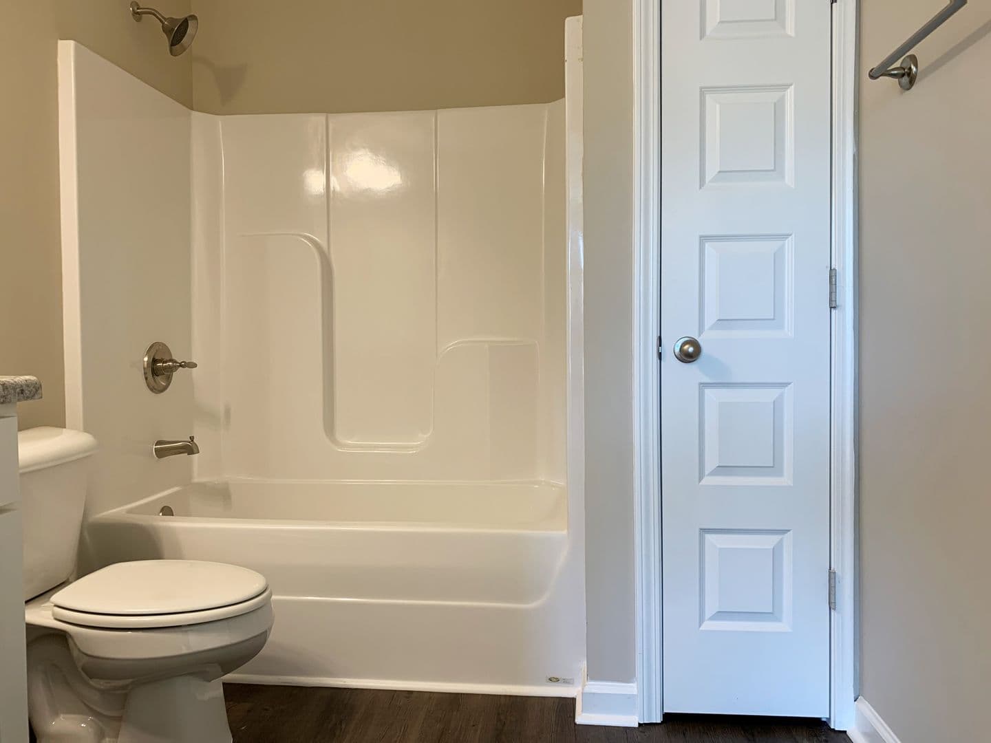 Macon House: 305 Pond View Rd