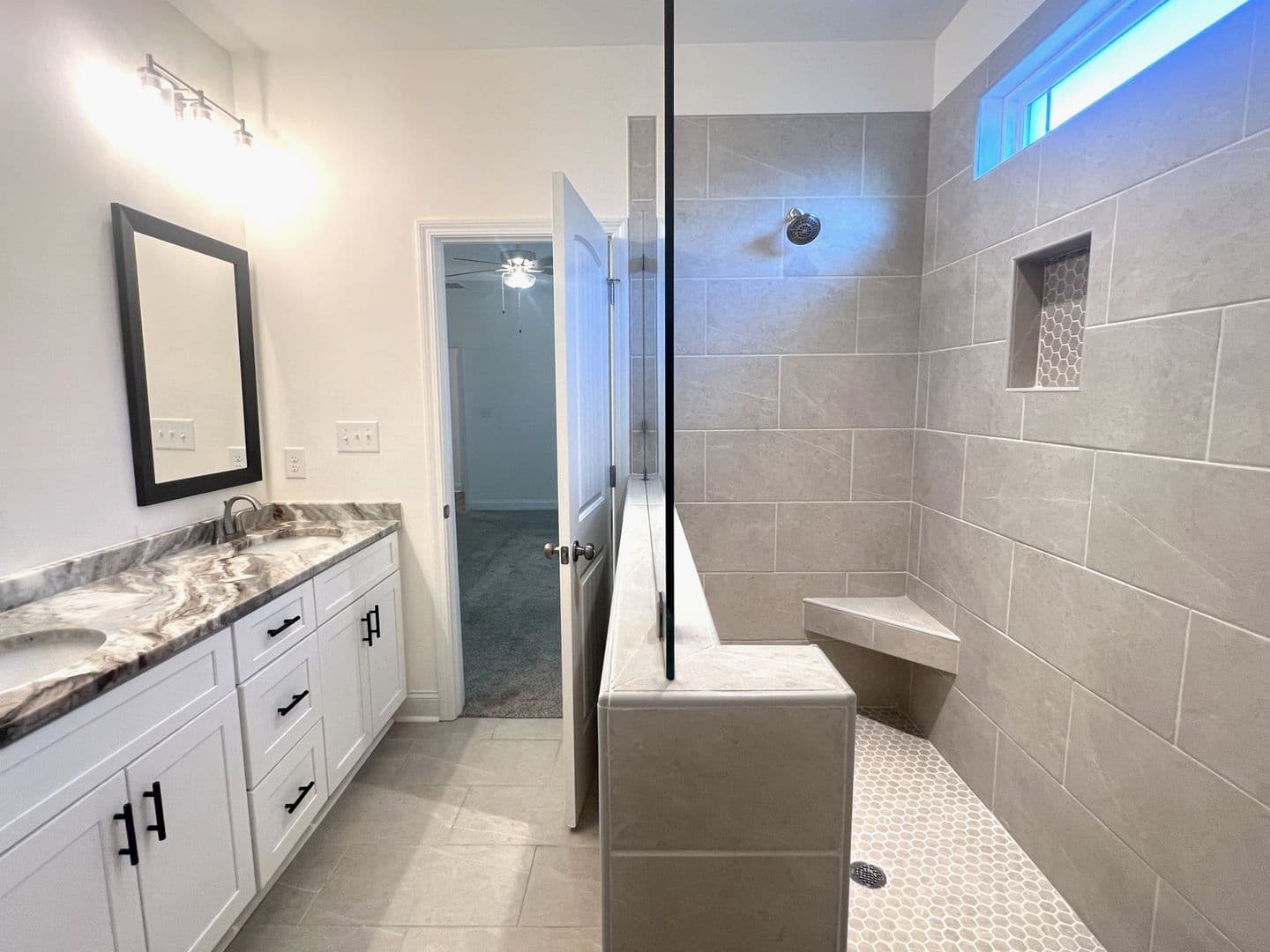 Kathleen House: 120 Field View Ln