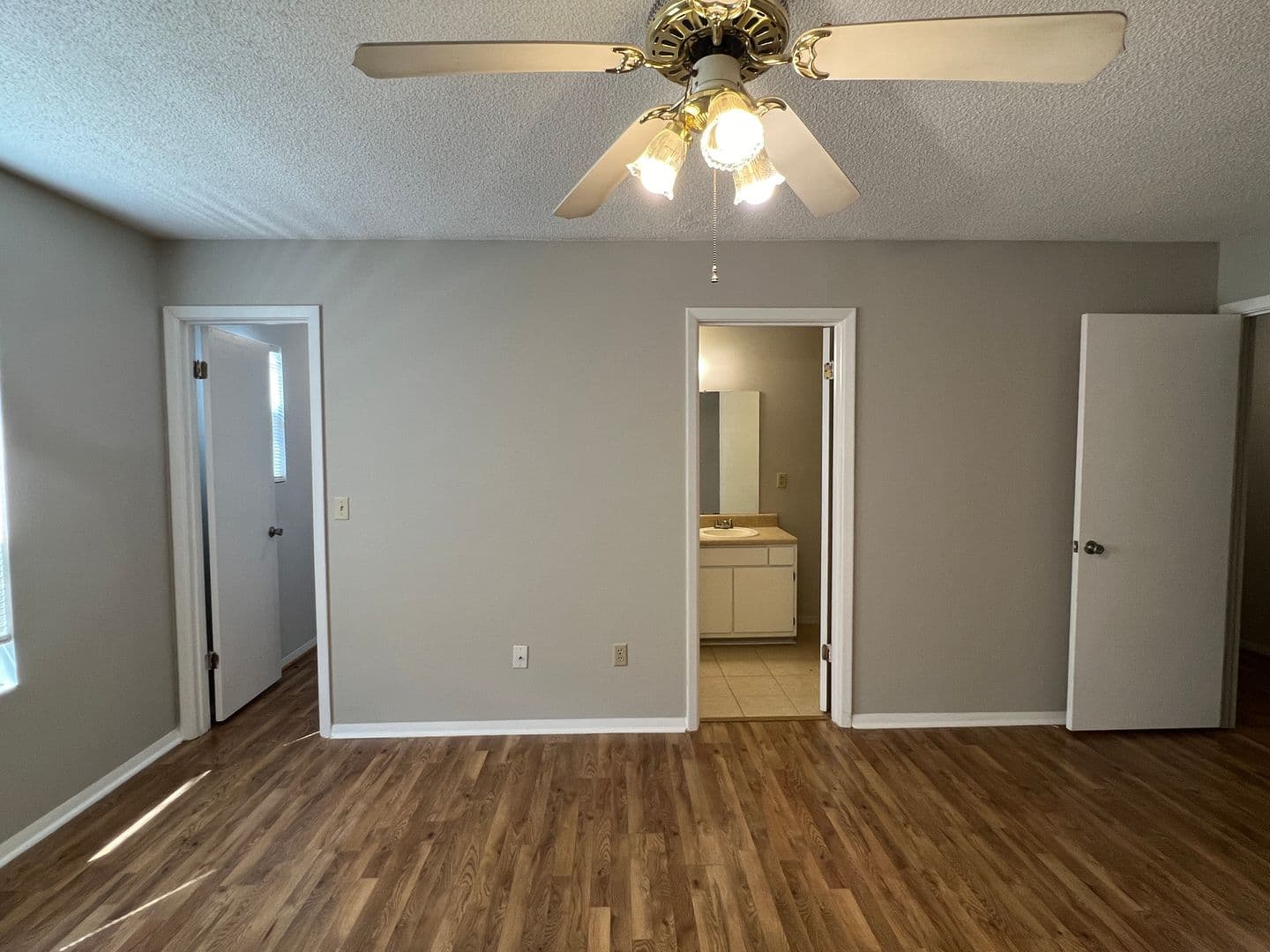 Bonaire House: 620 Maplewood Dr