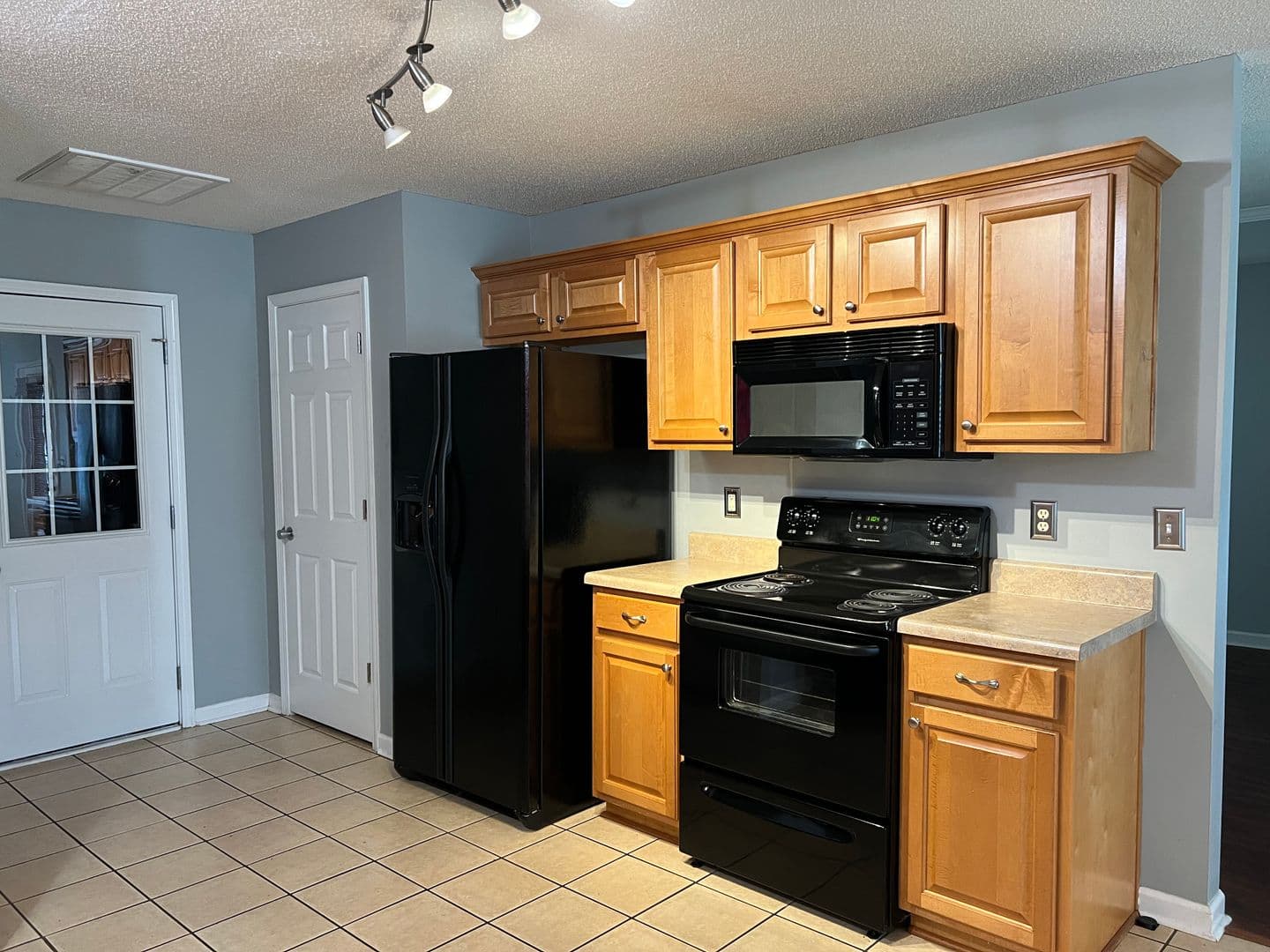 Warner Robins House: 113 Marcelline Ct