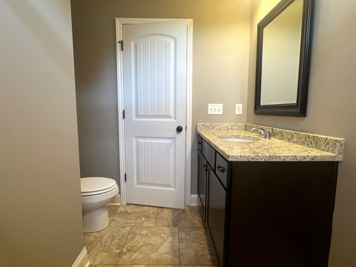 Bonaire House: 211 Ledford Way