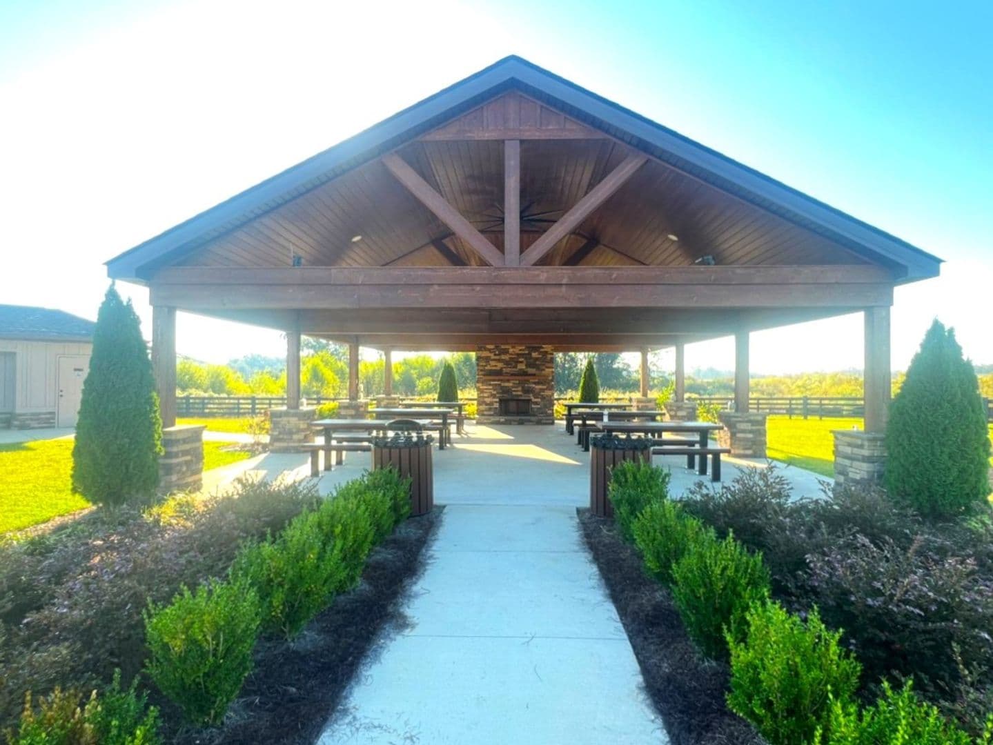 Kathleen House: 120 Field View Ln