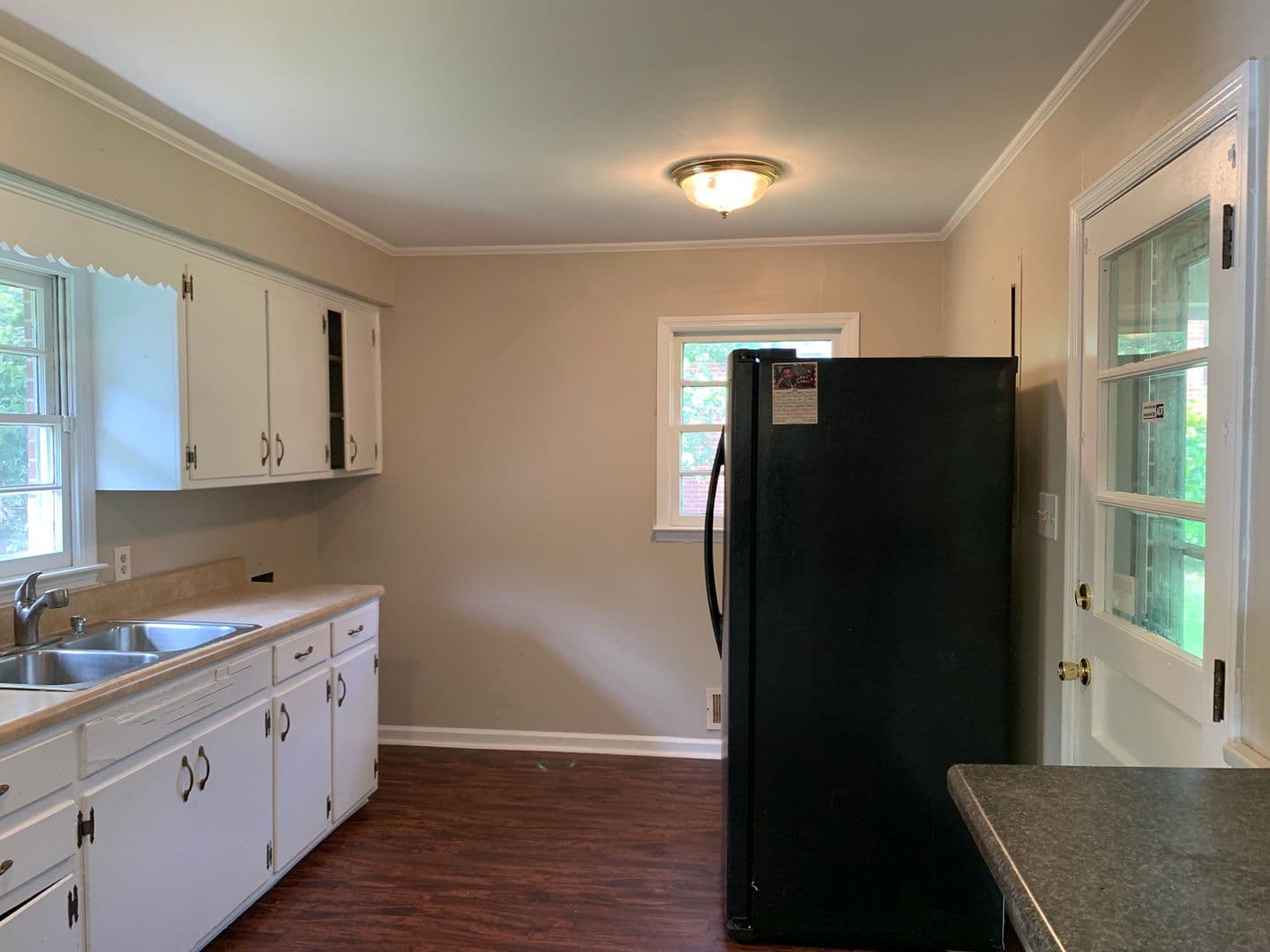 Macon House: 3240 Commodore Dr.