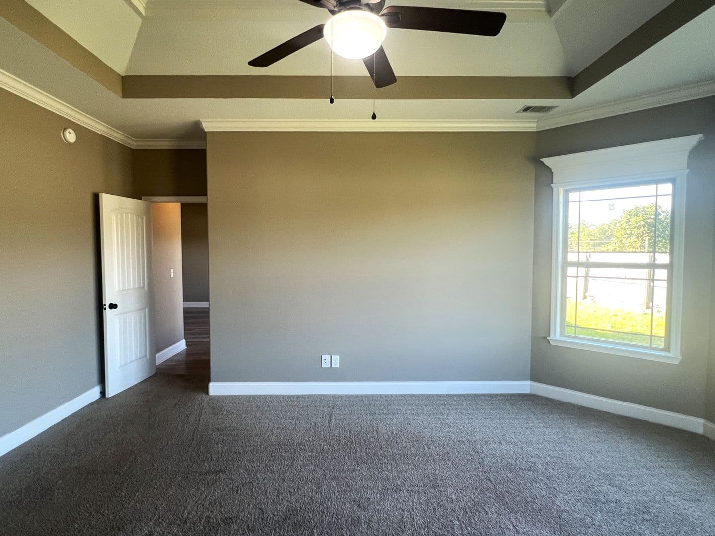 Bonaire House: 211 Ledford Way