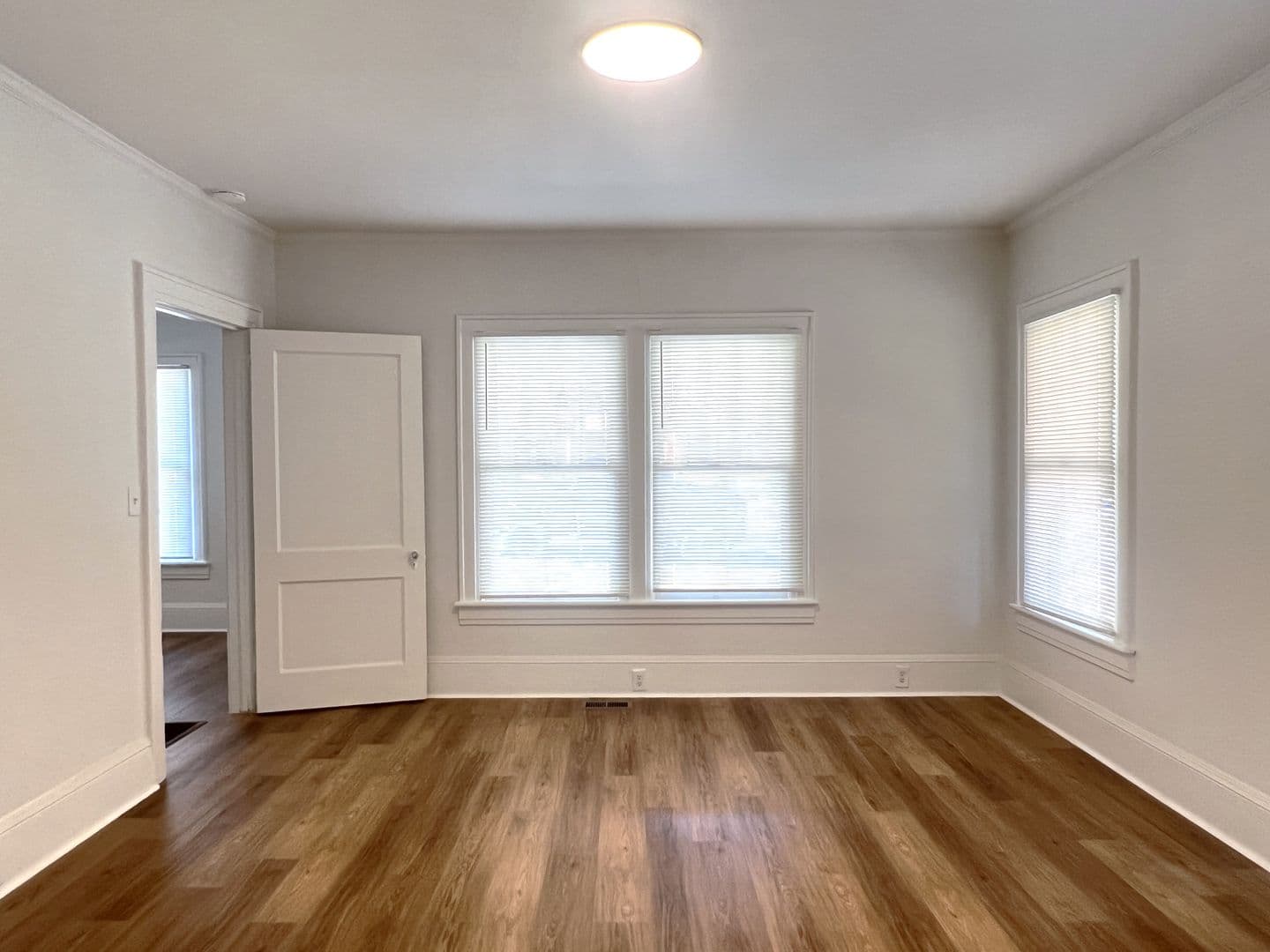 Macon House: 133 Desoto Pl