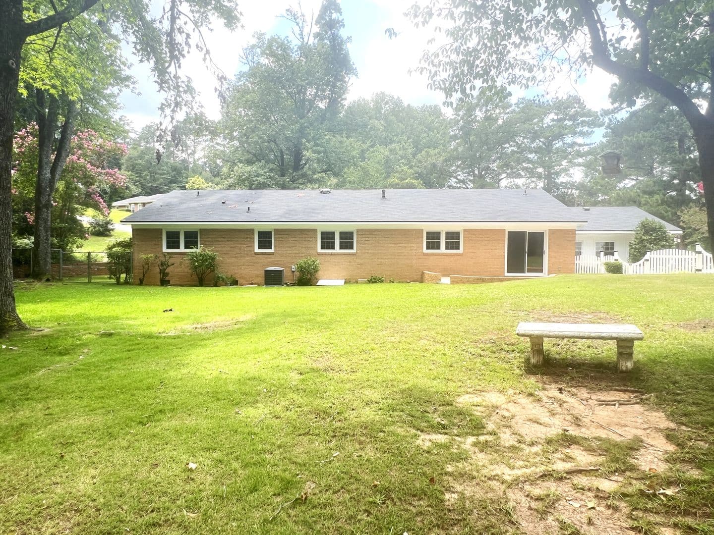 Macon House: 1943 Birchwood Way