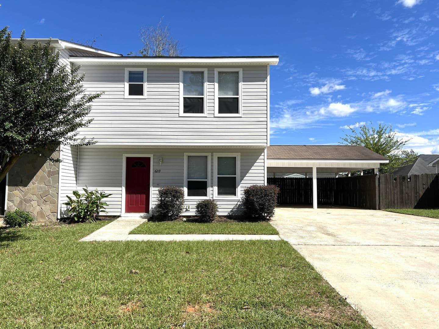 Bonaire House: 620 Maplewood Dr